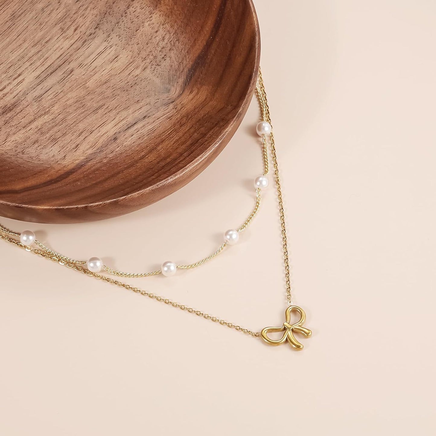 Choker Dupla Camada com Laço e Pérola Pearly Bow Banhada a Ouro 18K