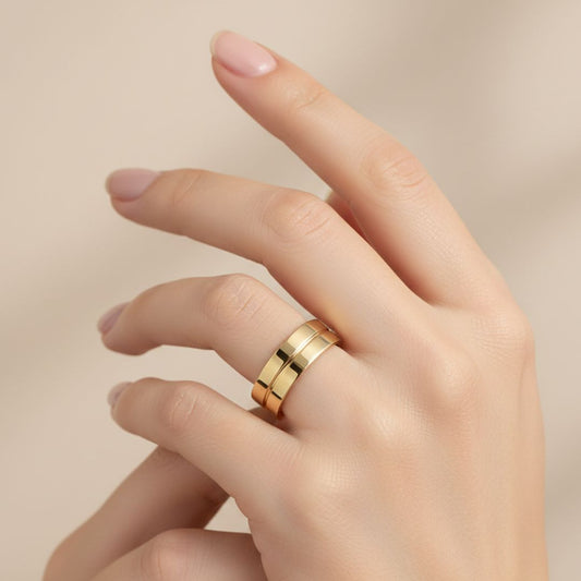 Anel Golden Essential • Design Liso Minimalista • Banhado a Ouro 14K