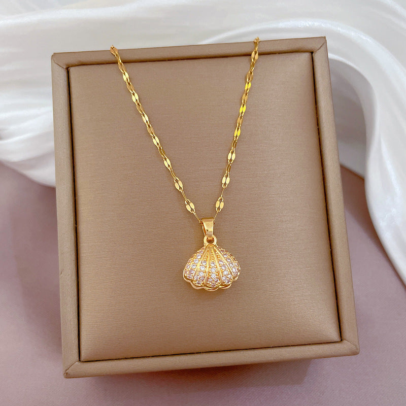 Colar Pingente Concha e Pérola Shell Glow Banhado a Ouro 18K
