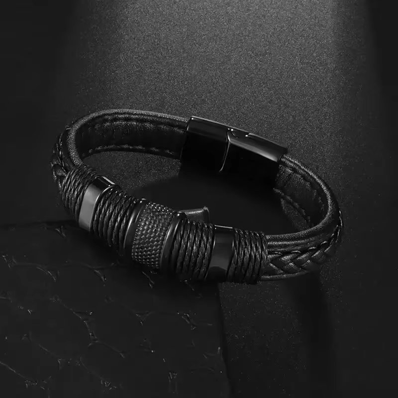 Pulseiras Clássicas trançadas a mão, em couro e fecho magnético