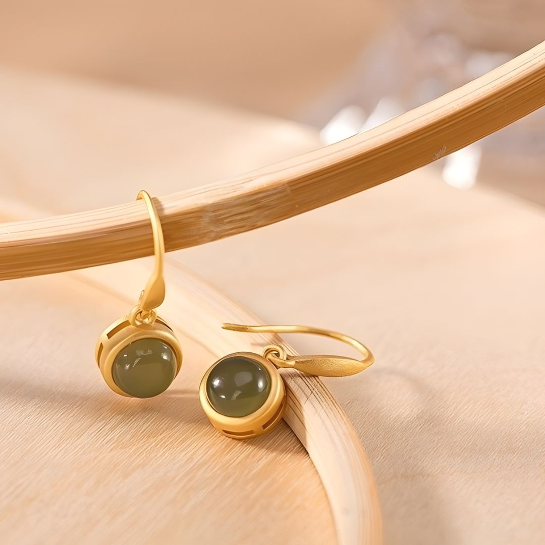 Brinco com Pedra Jade Jade Elegance Banhados a Ouro