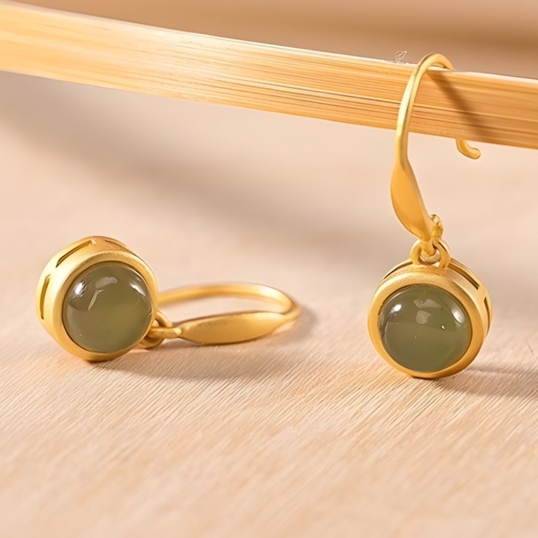 Brinco com Pedra Jade Jade Elegance Banhados a Ouro