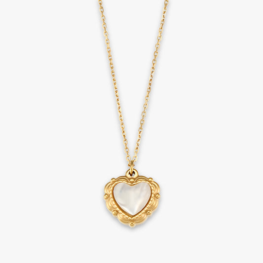 Colar Shell Love • Pingente Coração com Madrepérola • Banhado a Ouro 18K