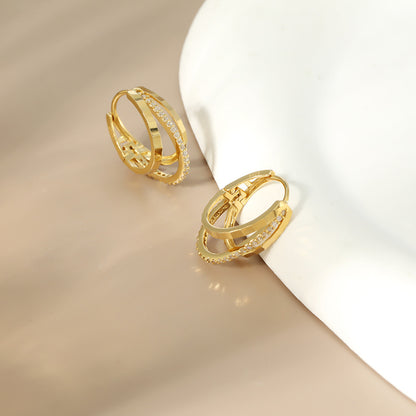Brinco com Zircônias Incrustadas Prata 925 Banhada a Ouro 18K