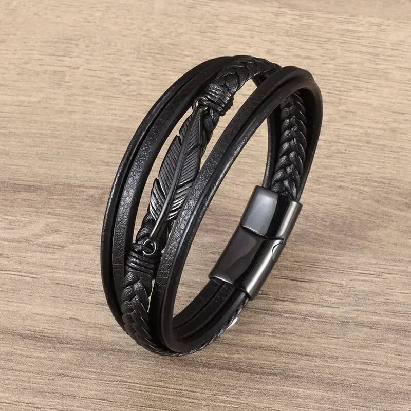 Pulseiras Clássicas trançadas a mão, em couro e fecho magnético