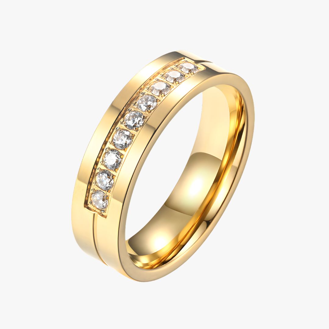 Anel Cravejado em Microzircônias • Diamond Lux • Banhado a Ouro 14K