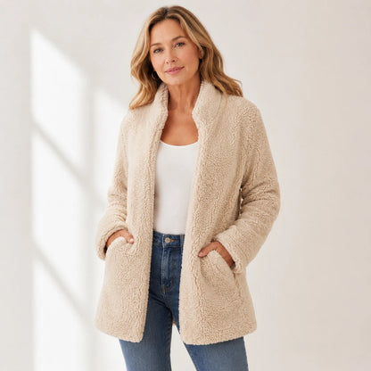 Casaco Feminino Teddy Sherpa com Bolso - Goldeen | Urban Pulse