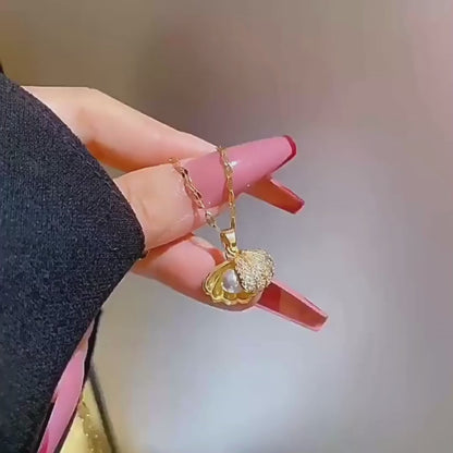 Colar Pingente Concha e Pérola Shell Glow Banhado a Ouro 18K